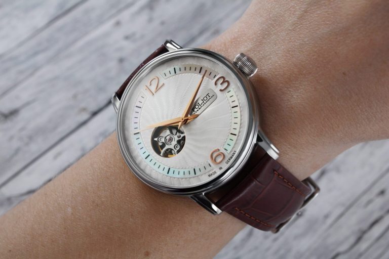 Jaros_Open_Heart_38NH_4280811_wrist_01