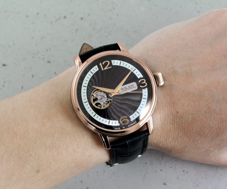 Jaros_Open_Heart_38NH_4286813_schwarz_rosegold_wrist