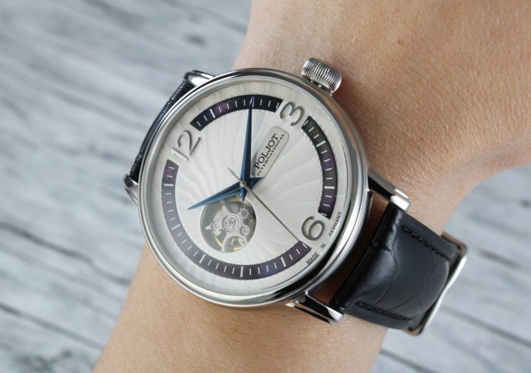 Jaros_Open_heart_Wrist